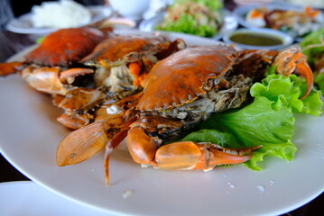 Steamed Crab with Lettuce