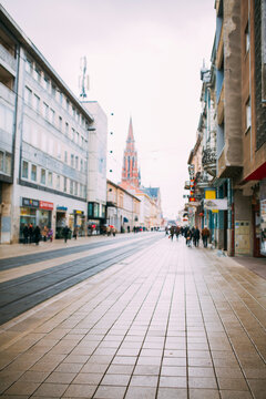 Fototapeta Blurry streets of Osijek