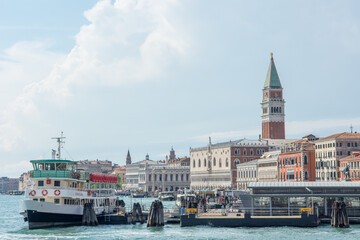 discovery of the city of Venice and its small canals and romantic alleys