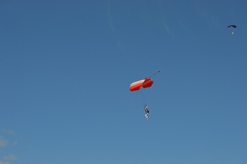 Fototapeta na wymiar paraglider in the sky