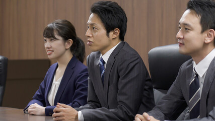 会議をするビジネスマン