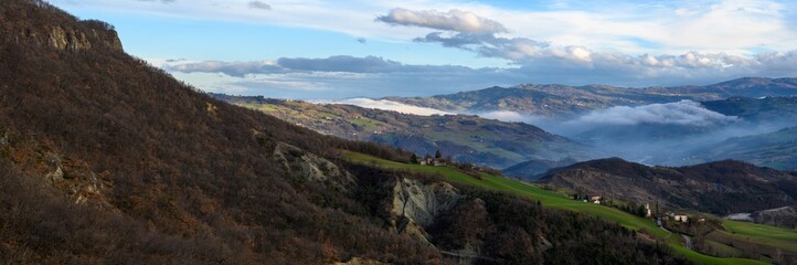 Fototapeta premium Panoramica dal Castello di Carpineti