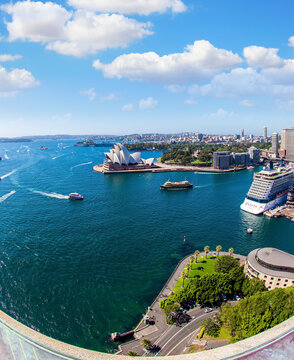 The famous Sydney ocean port