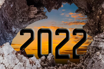 2022 sur fond de soleil couchant 