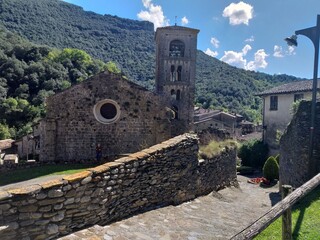 Visita a el  pueblo medieval de Beget en Girona, se encuentra incluido en el inventario del...