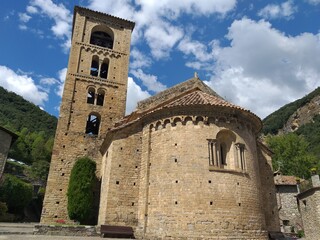 Fototapeta na wymiar Visita a el pueblo medieval de Beget en Girona, se encuentra incluido en el inventario del Patrimonio Arquitectónico de Cataluña. 