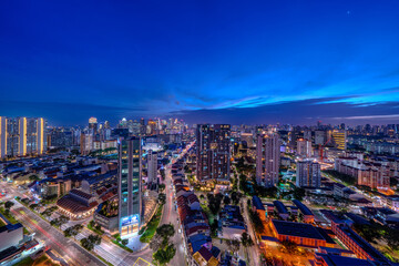 Fototapeta premium Wide panorama of Singapore cityscape at magic hour.