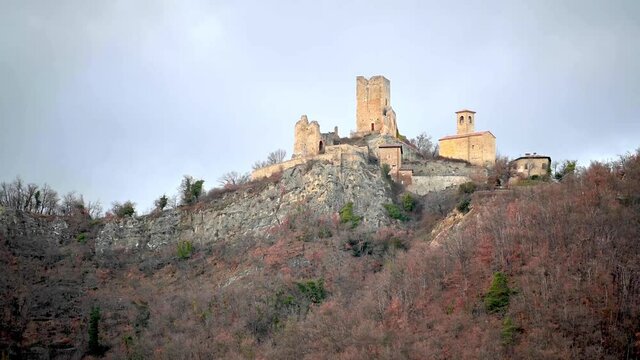 Castello di Carpineti in 4K