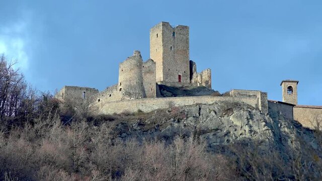 Castello di Carpineti in 4K