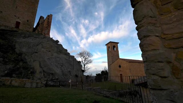 Castello di Carpineti in 4K