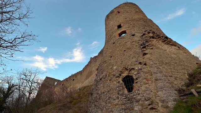Castello di Carpineti in 4K