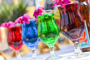 glasses of champagne and gift