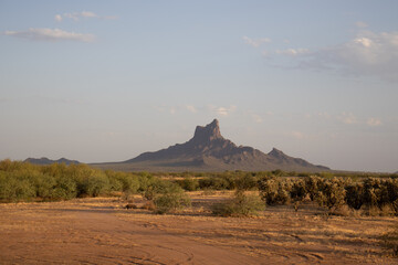 Naklejka premium Picacho Peak In The Early Morning Light