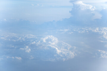 비행기 창밖으로 보인 하늘