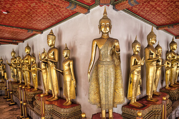 golden buddha statue