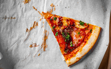 last one slice of Pizza with Mozzarella cheese, ham, bacon, Tomato sauce, pepper, Spices and basil....