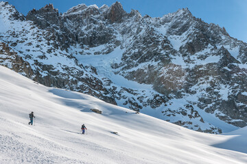 Fototapeta na wymiar Backcountry Snowboard at the Chardonnet Peak, Chamonix, France
