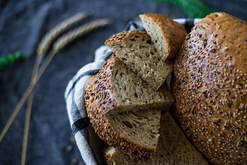 Tuinposter chleb wholewheat bread pełnoziarnisty kromka bułka © Maciej