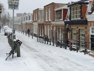 Slatuinenweg Street View with Snow in Amsterdam, Netherlands