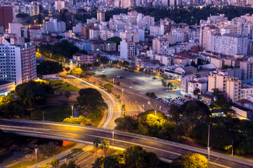 Fototapeta na wymiar traffic in the Porto Alegre city