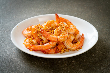 fried shrimps or prawns with garlic