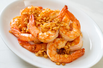 fried shrimps or prawns with garlic