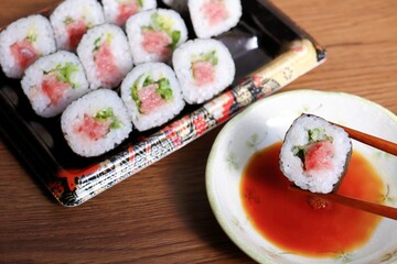 ネギトロ巻き　マグロの細巻き