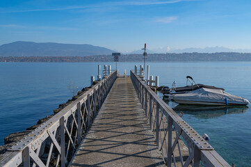 Fototapeta premium débarcadère sur le lac de genève