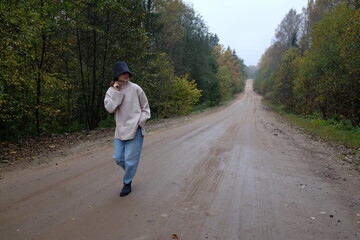 Fototapeta premium Woman in the field
