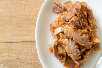 Grilled Pork Neck with Thai Spicy Sauce
