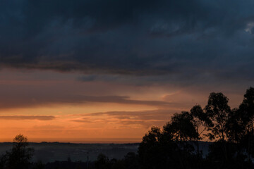 Obraz premium Landscape at sunset with colorful sky