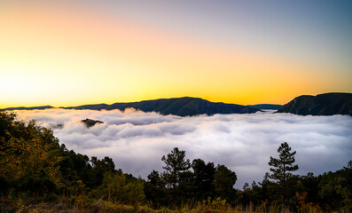 brume sur la sierra de montsec