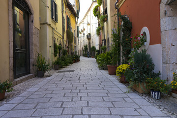 Fototapeta na wymiar Traditional street in old Italian town