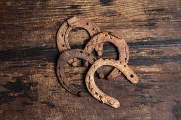 Cast iron metal horseshoes