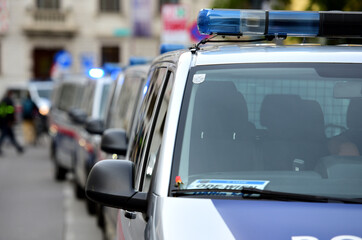 Polizei-Einsatz und Polizei Kontrolle in Wien - Lockdown Shutdown (Österreich) - Police operations...