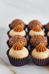 Brigadeiro Ao Leite e Brigadeiro de Churros