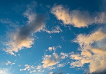 Fototapeta na wymiar beautiful clouds in the blue sky during sunset time