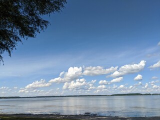 Der Fleesensee in Mecklenburg-Vorpommern im Sommer