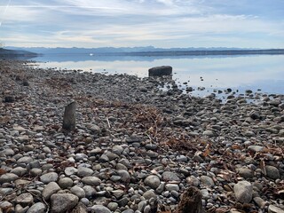 Steine, See und Berge