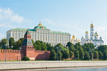 Obraz premium The Grand Kremlin Palace and churches of Moscow Kremlin. Sunny summer morning. Moscow. Russia
