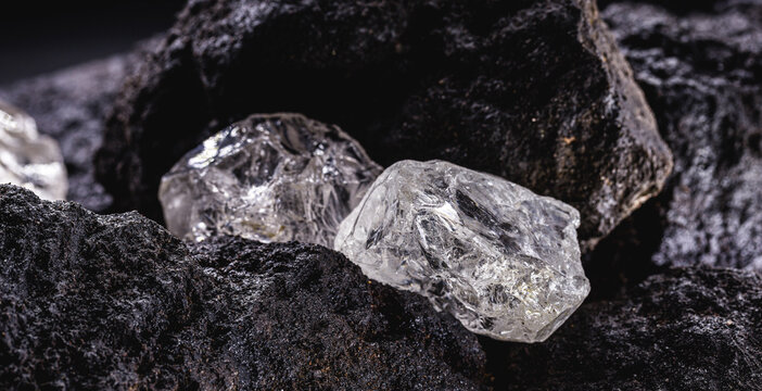 Petalite, petalite or castorite is an important mineral for obtaining lithium, battery industry, lithium source