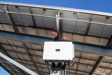 Onduleur pour panneaux photovoltaïques.