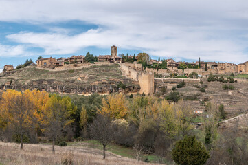 Fototapeta na wymiar View of the medieval town of Pedraza and its castle in the province of Segovia (Spain)