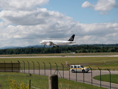 Plane Landing at Zürich Airport