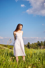 Fototapeta premium girl in the field