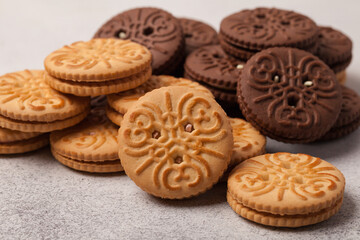 Sweet tea and coffee. Cookies, pretzels, crackers, bagels. Sweet joys for tea