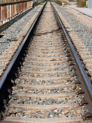 Train tracks to infinity, metal