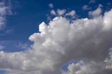 Sky full of dark white clouds