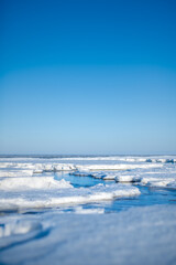 Eis auf der Nordsee an klarem Tag