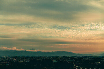 富士山と夕暮れ。山梨県甲府市。